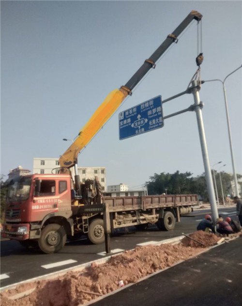 元氏县设备吊装租赁吊车要用多大吊车